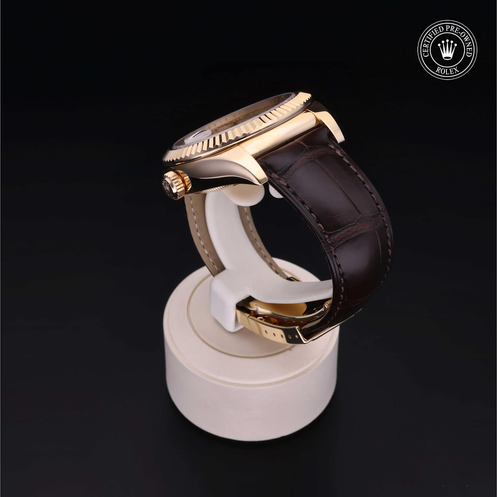 Rolex Sky-Dweller in Yellow Gold, 326138 - Bucherer