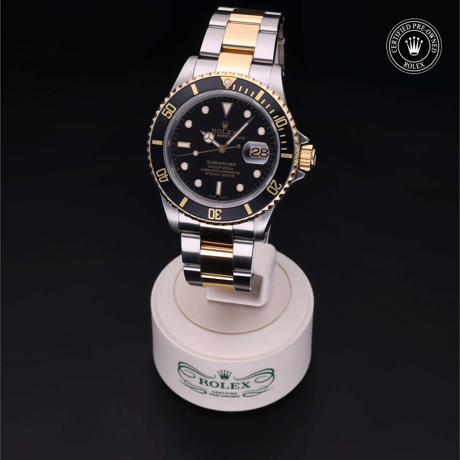 Submariner Date alternate view 4
