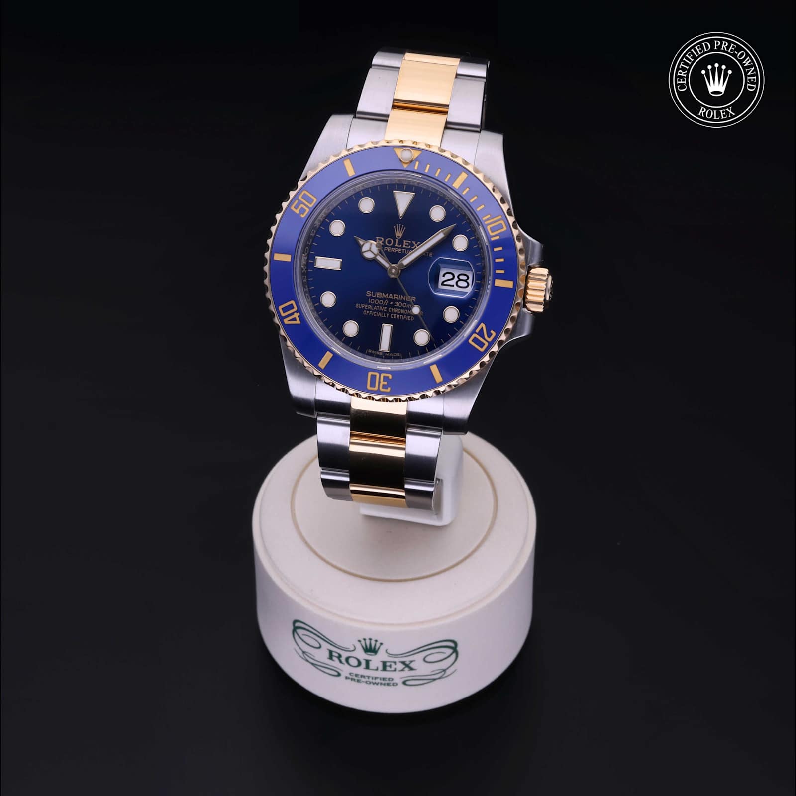 Submariner Date alternate view 4