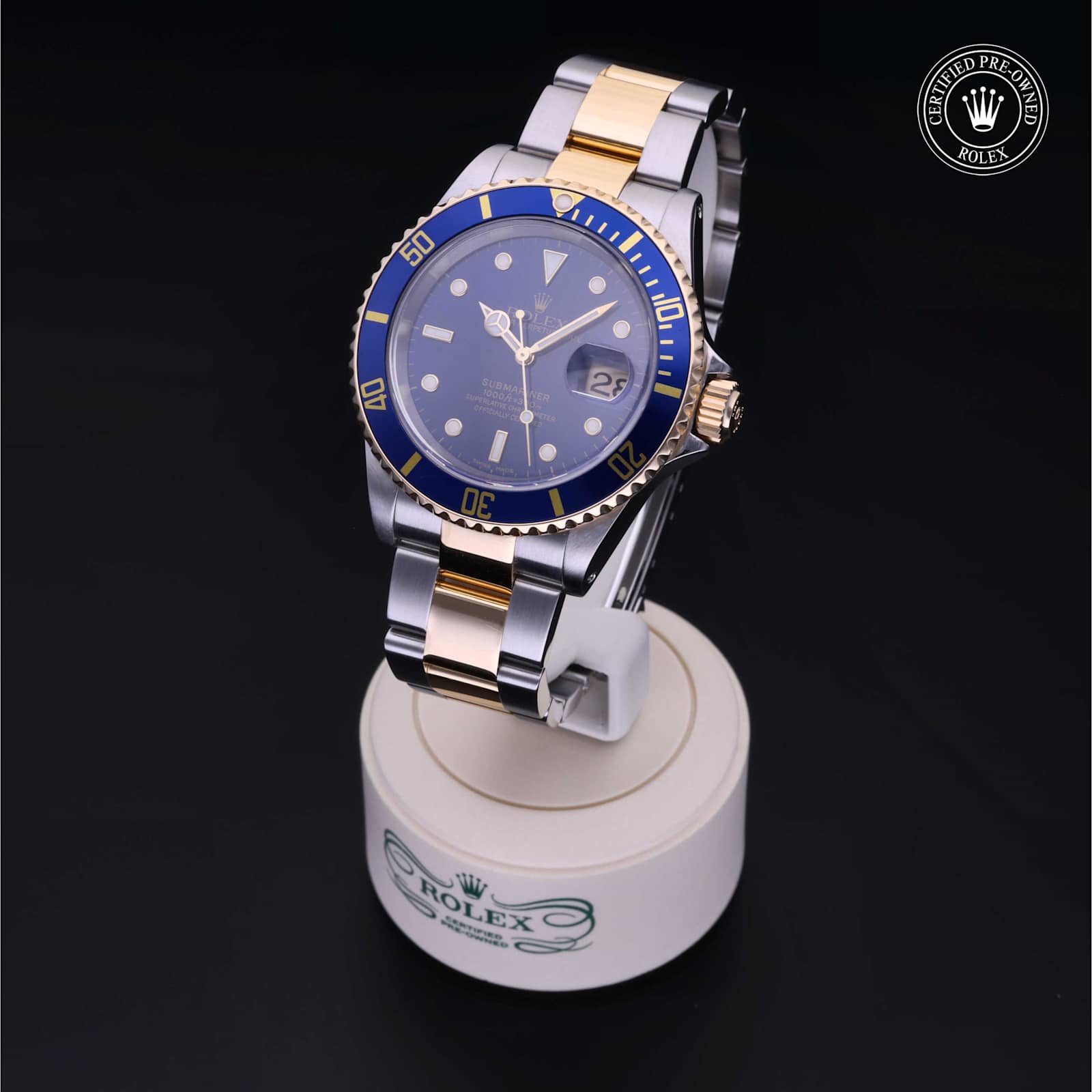 Submariner Date alternate view 5