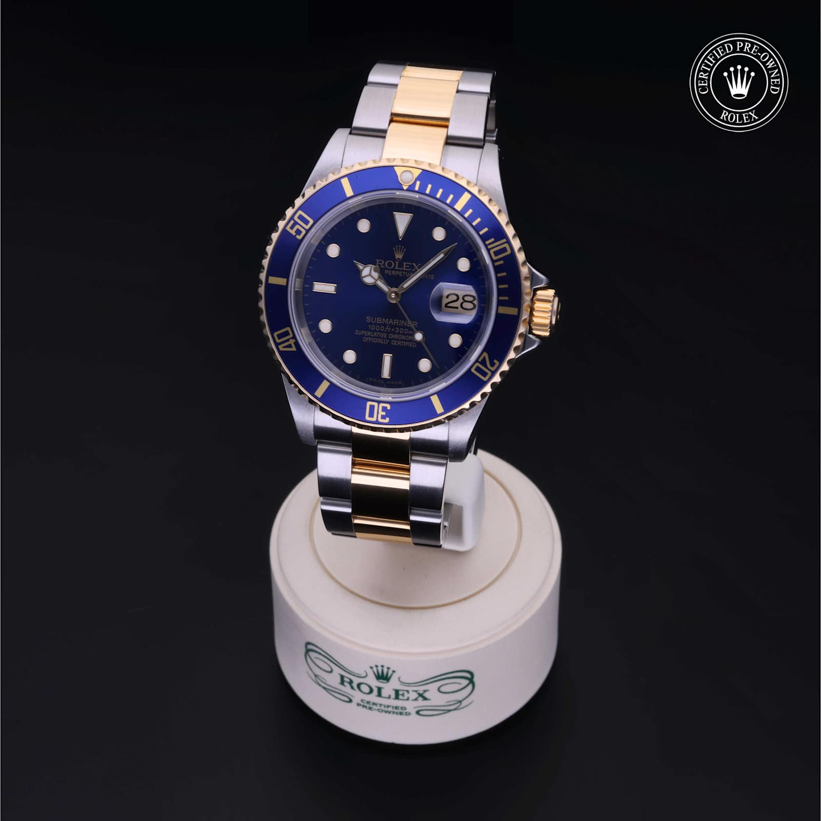 Submariner Date alternate view 4
