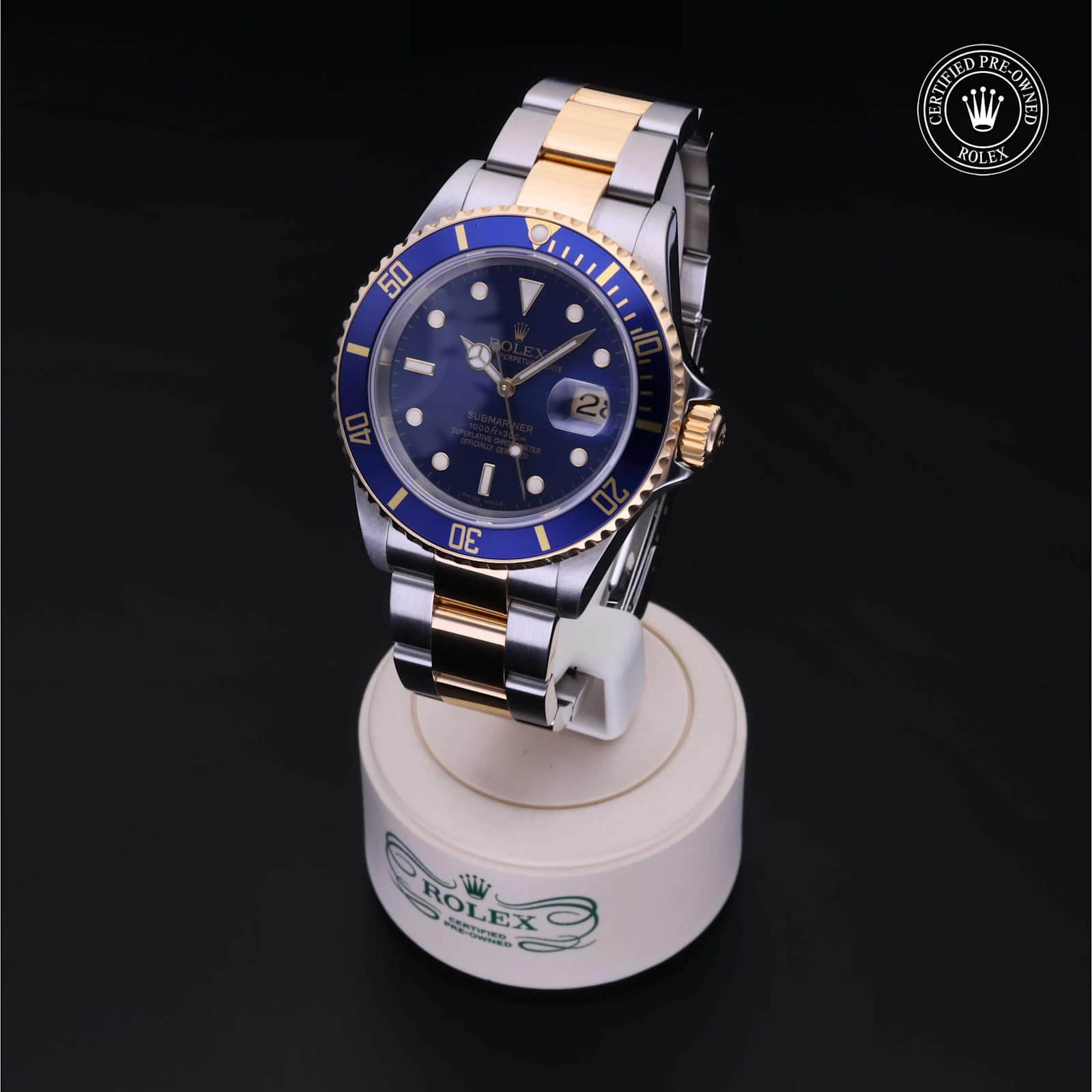 Submariner Date alternate view 5