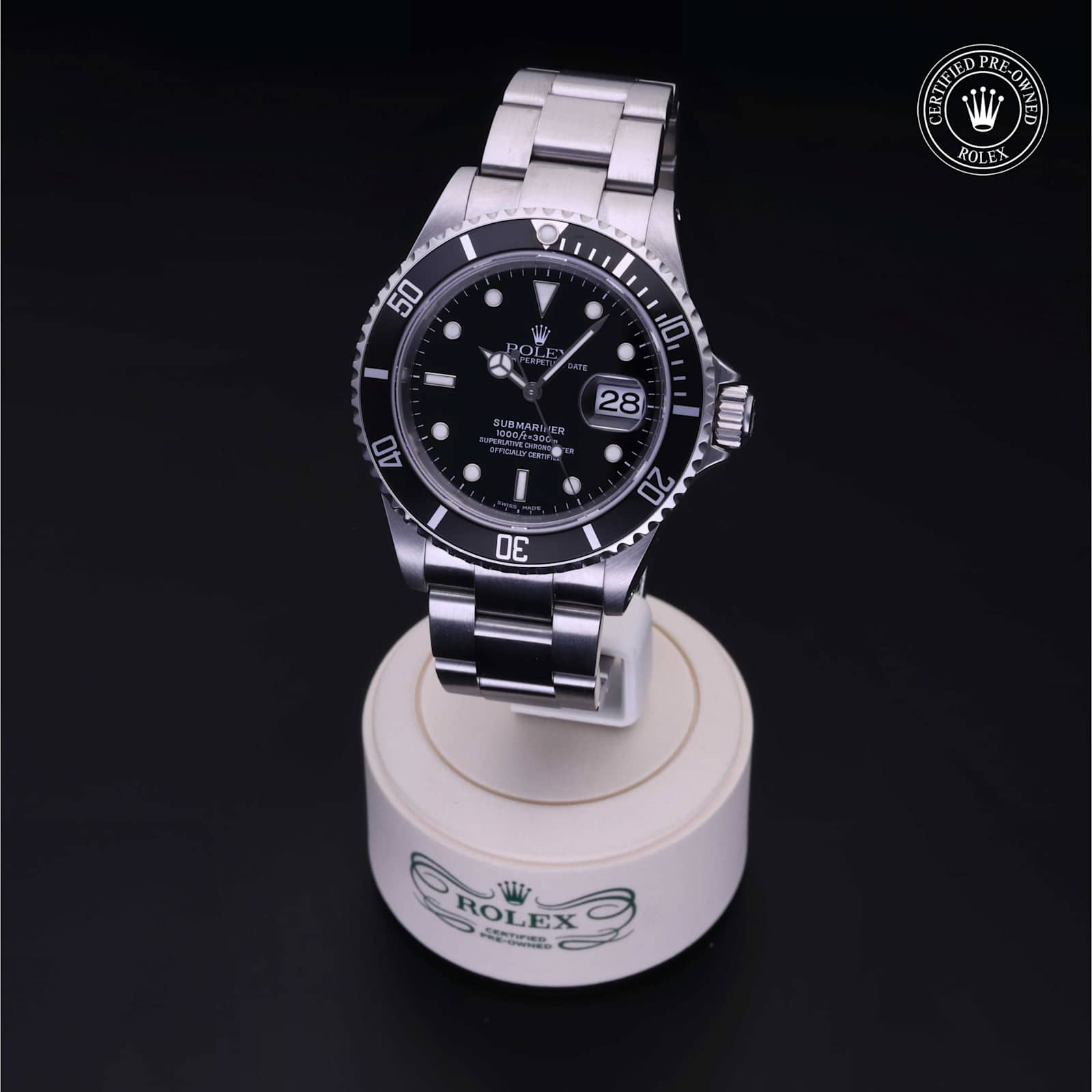 Submariner Date alternate view 4