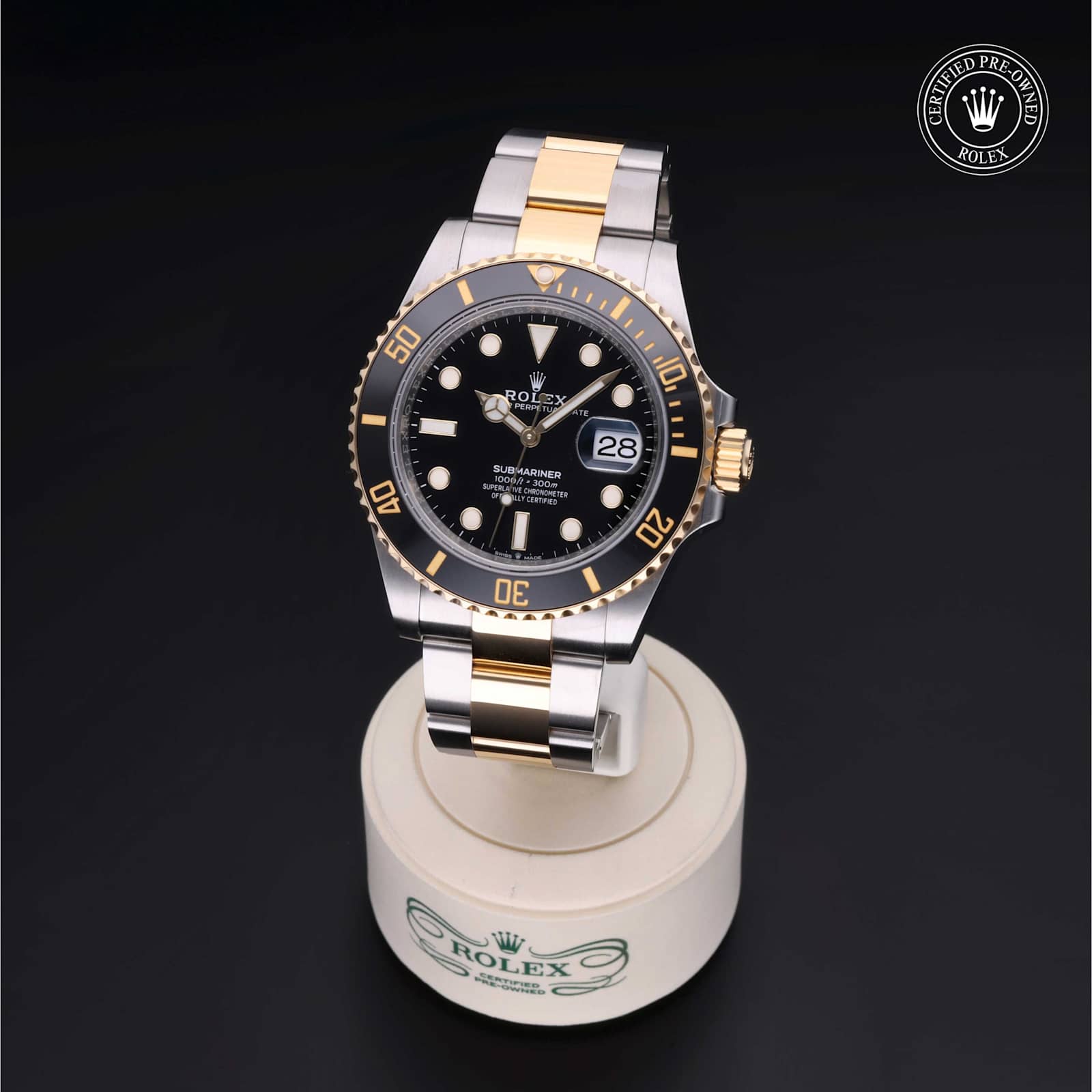 Submariner Date alternate view 4