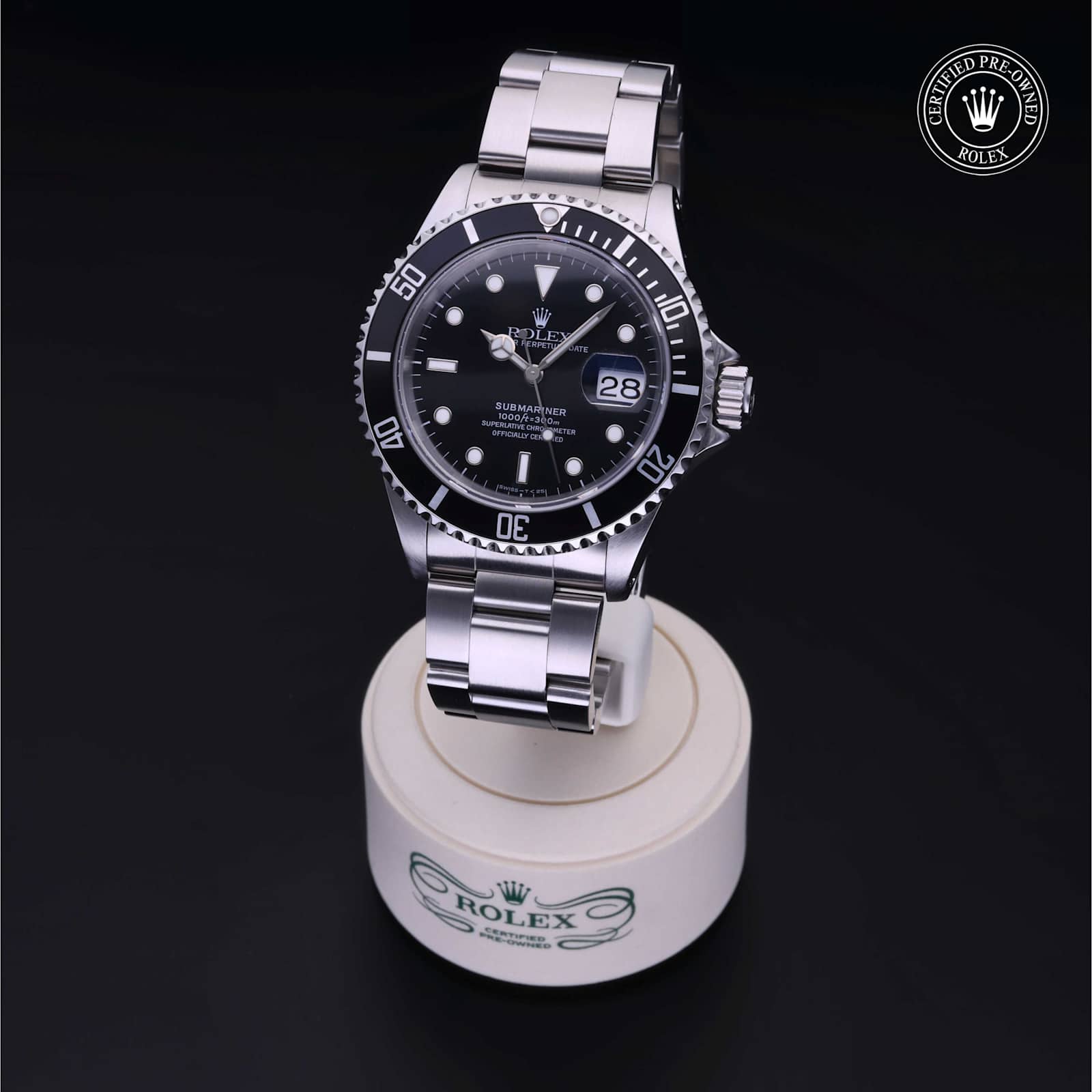 Submariner Date alternate view 4
