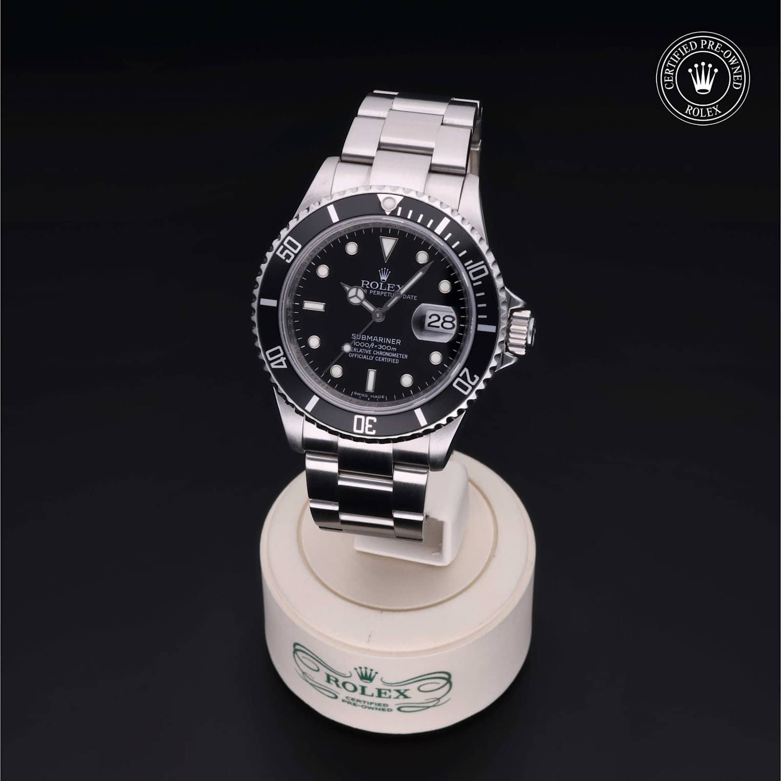 Submariner Date alternate view 4