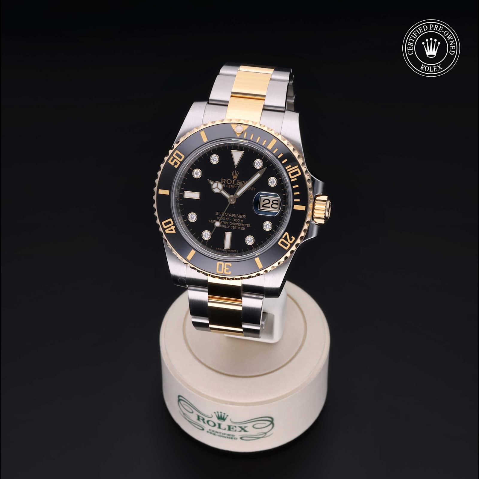 Submariner Date alternate view 4