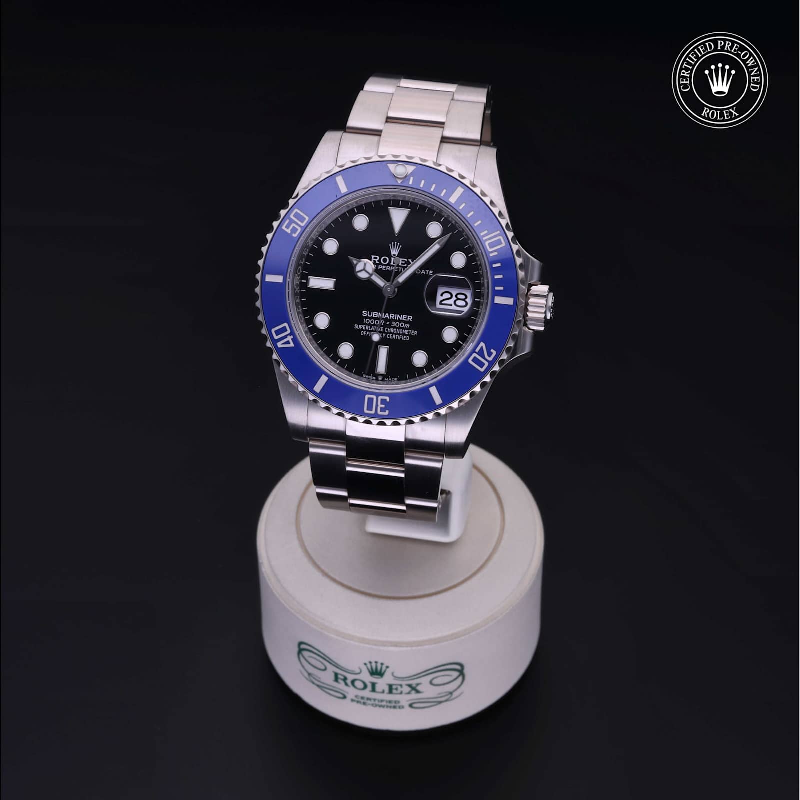 Submariner Date alternate view 4