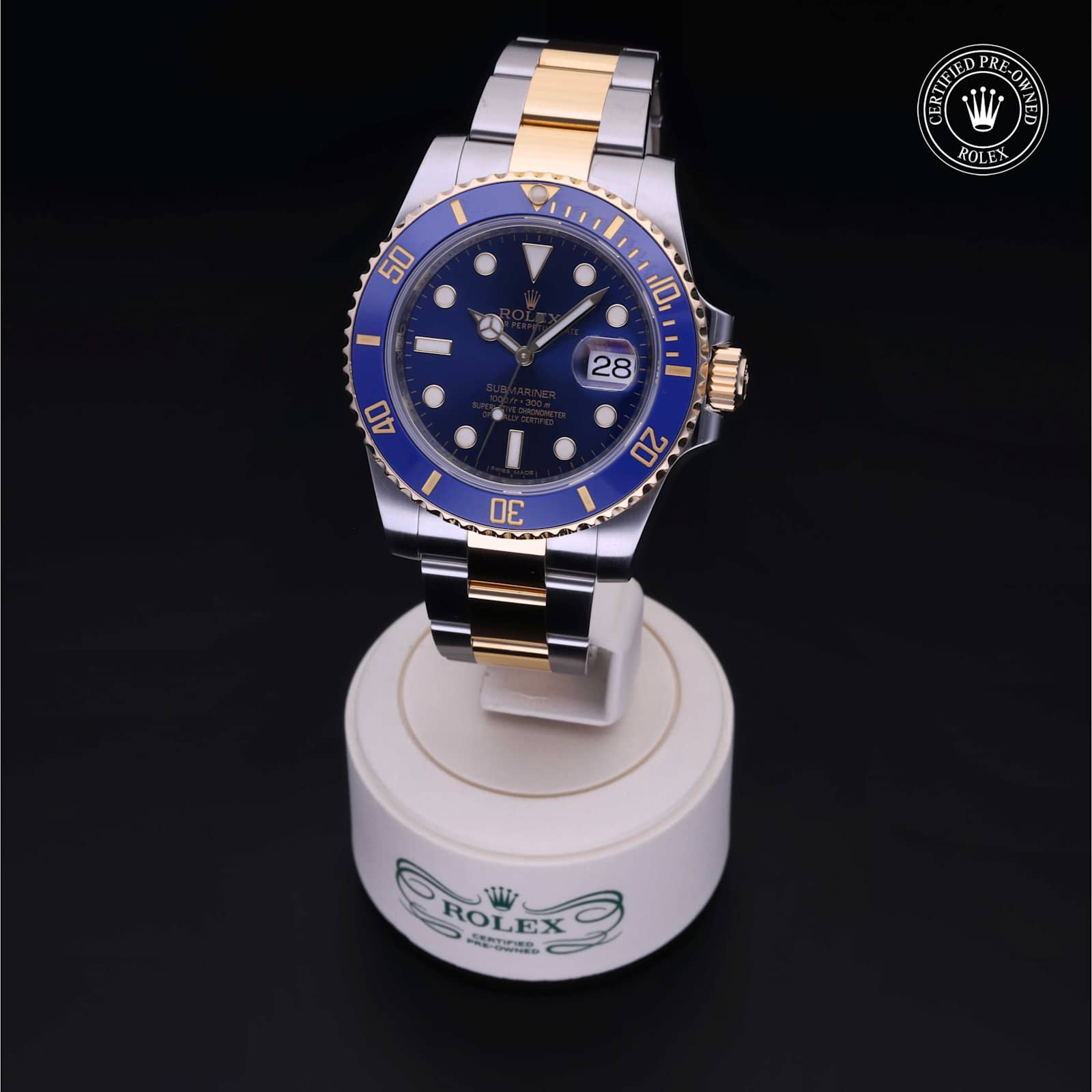 Submariner Date alternate view 4