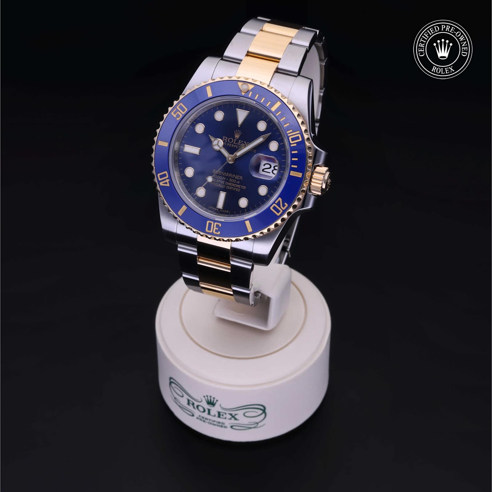 Submariner Date alternate view 5