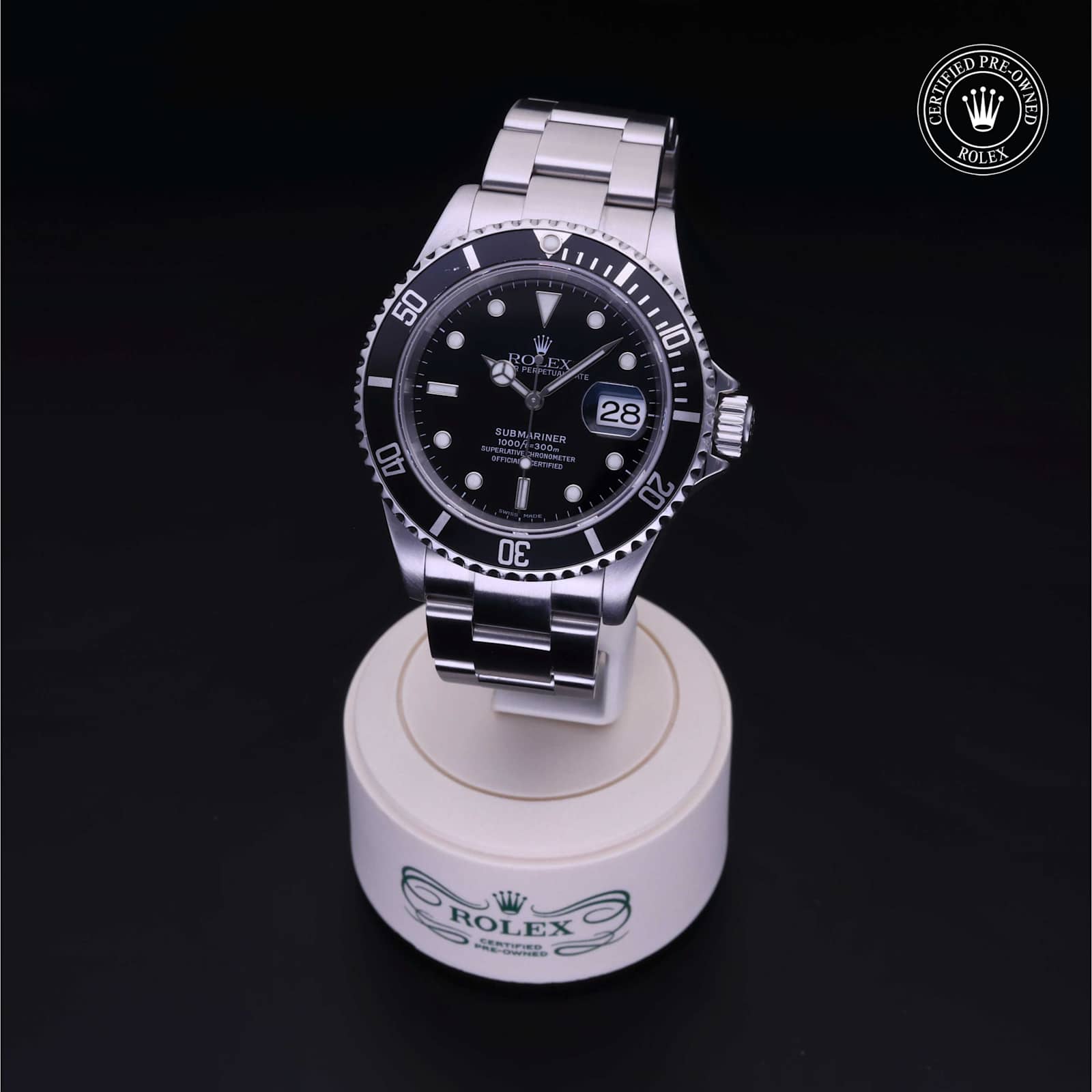 Submariner Date alternate view 4