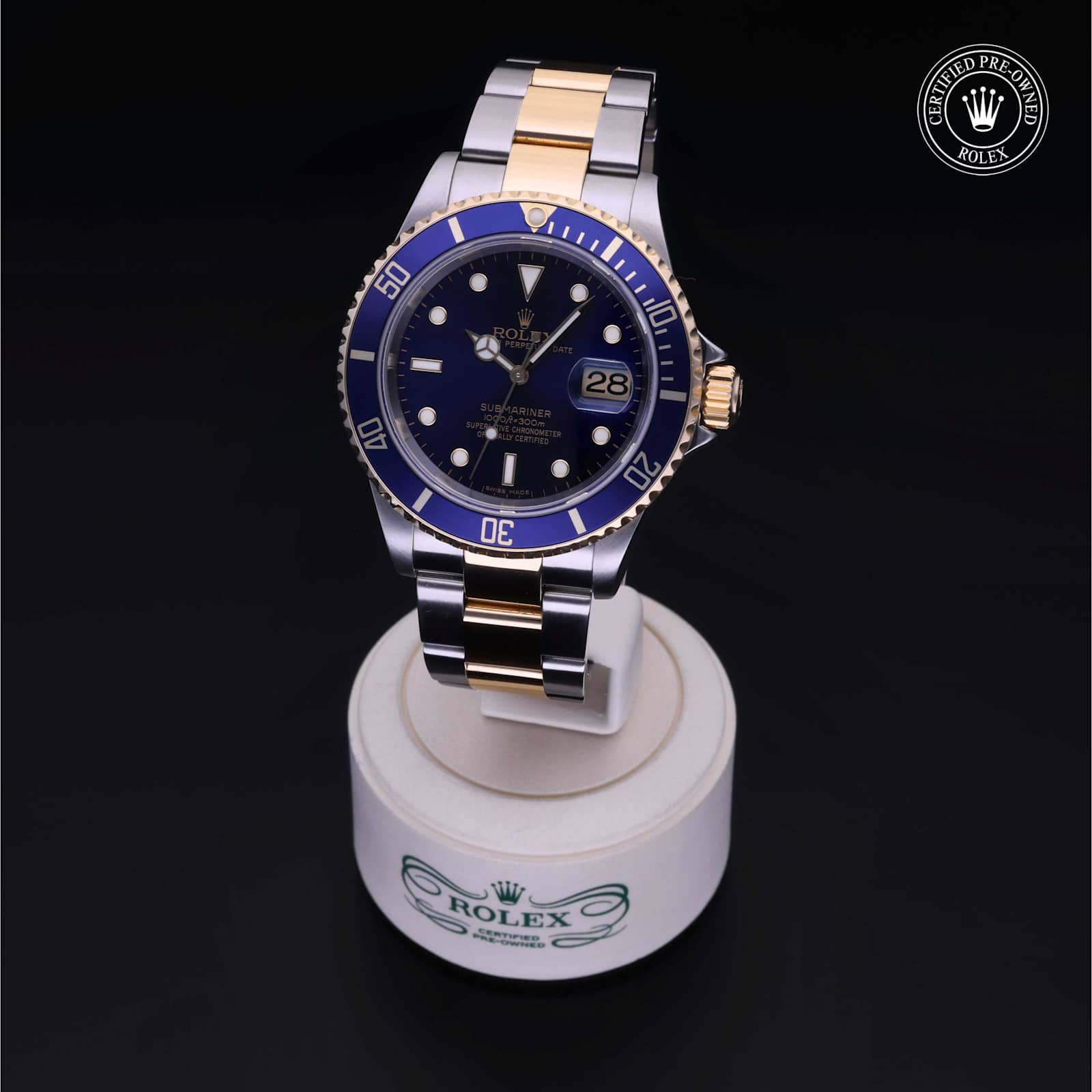 Submariner Date alternate view 4