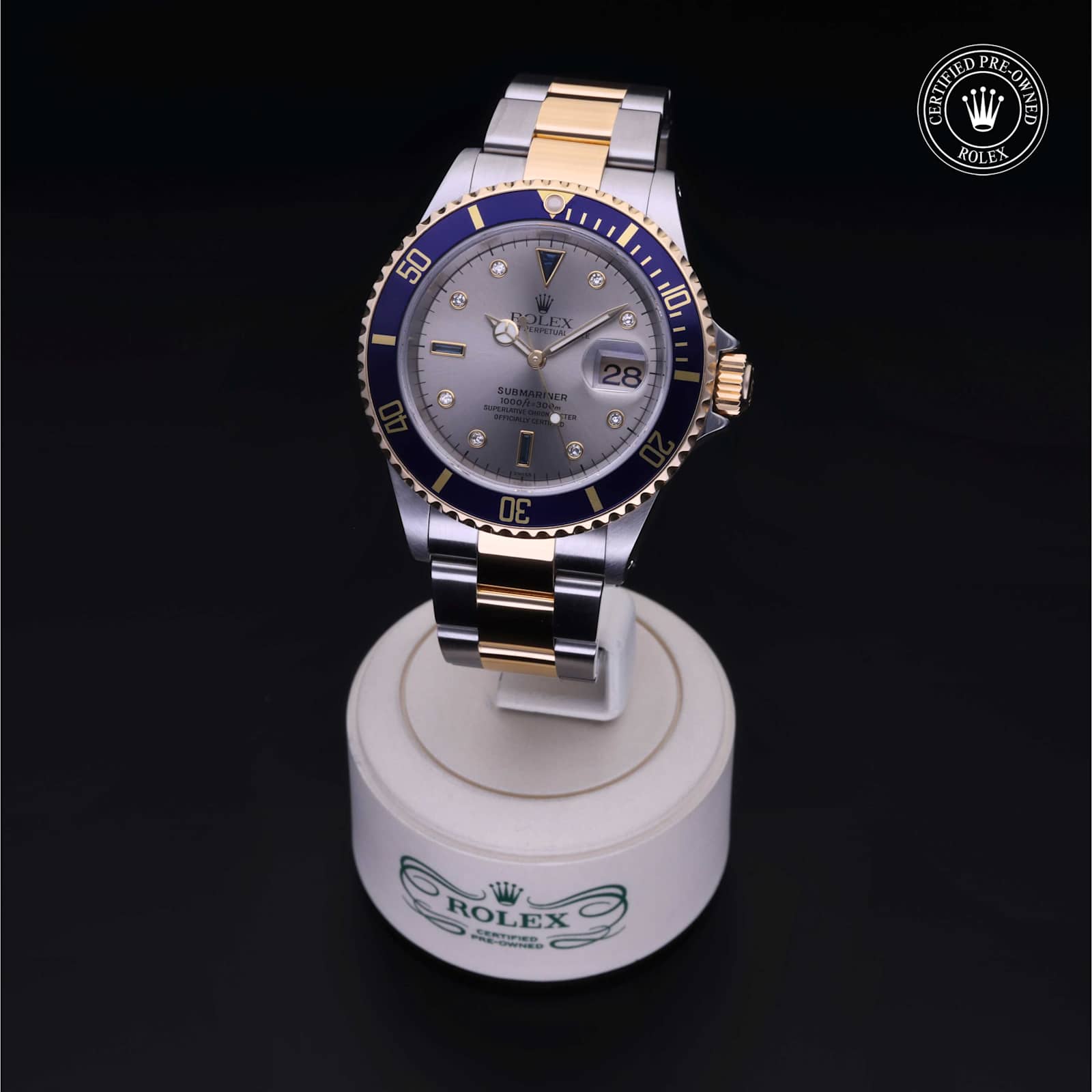 Submariner Date alternate view 4