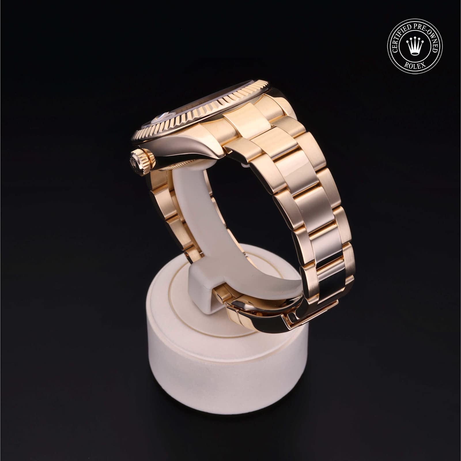 Rolex Sky-Dweller in Yellow Gold, 326938 - Bucherer