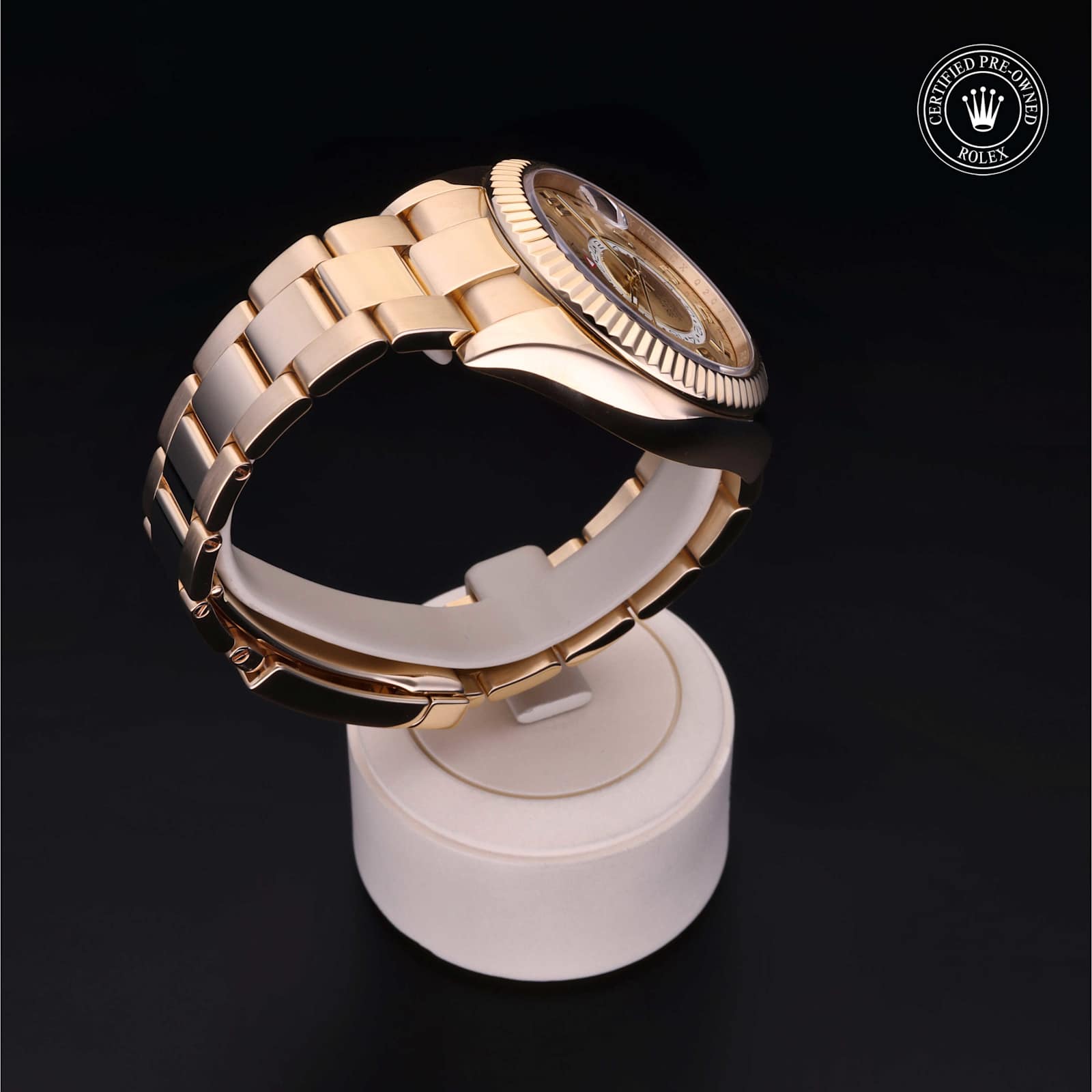 Rolex Sky-Dweller in Yellow Gold, 326938 - Bucherer