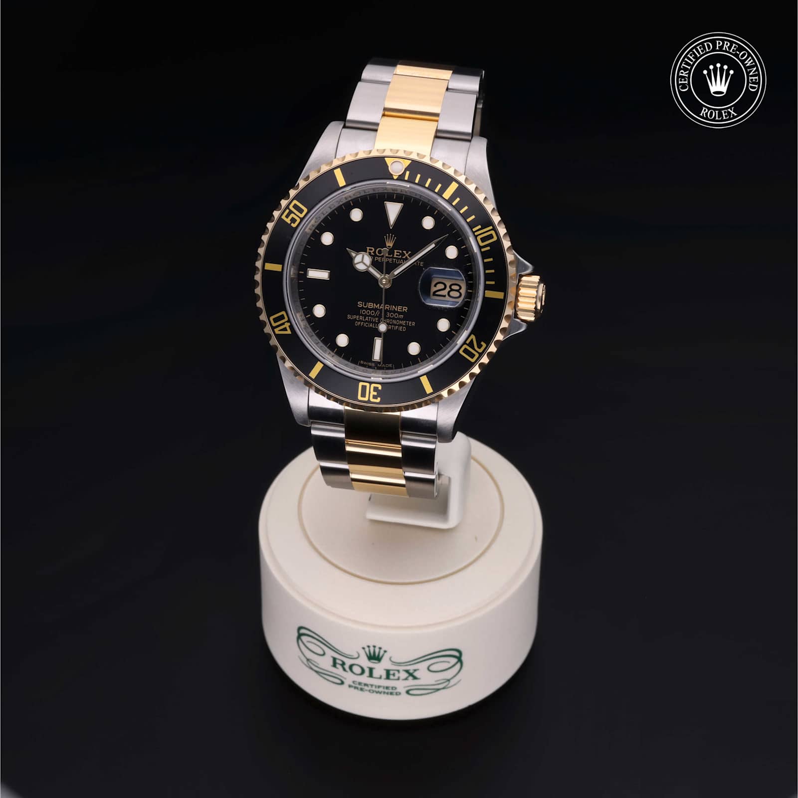 Submariner Date alternate view 4