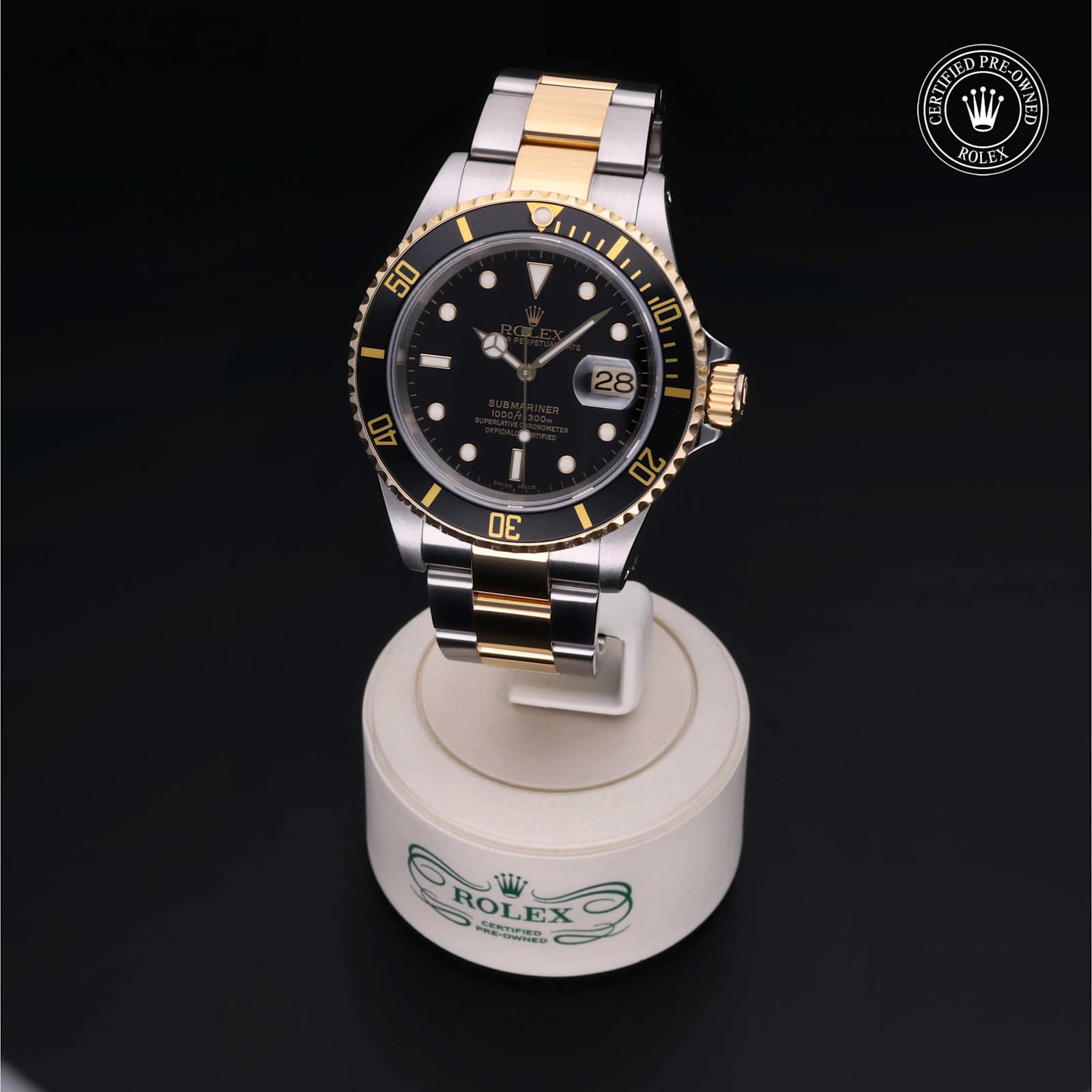 Submariner Date alternate view 4