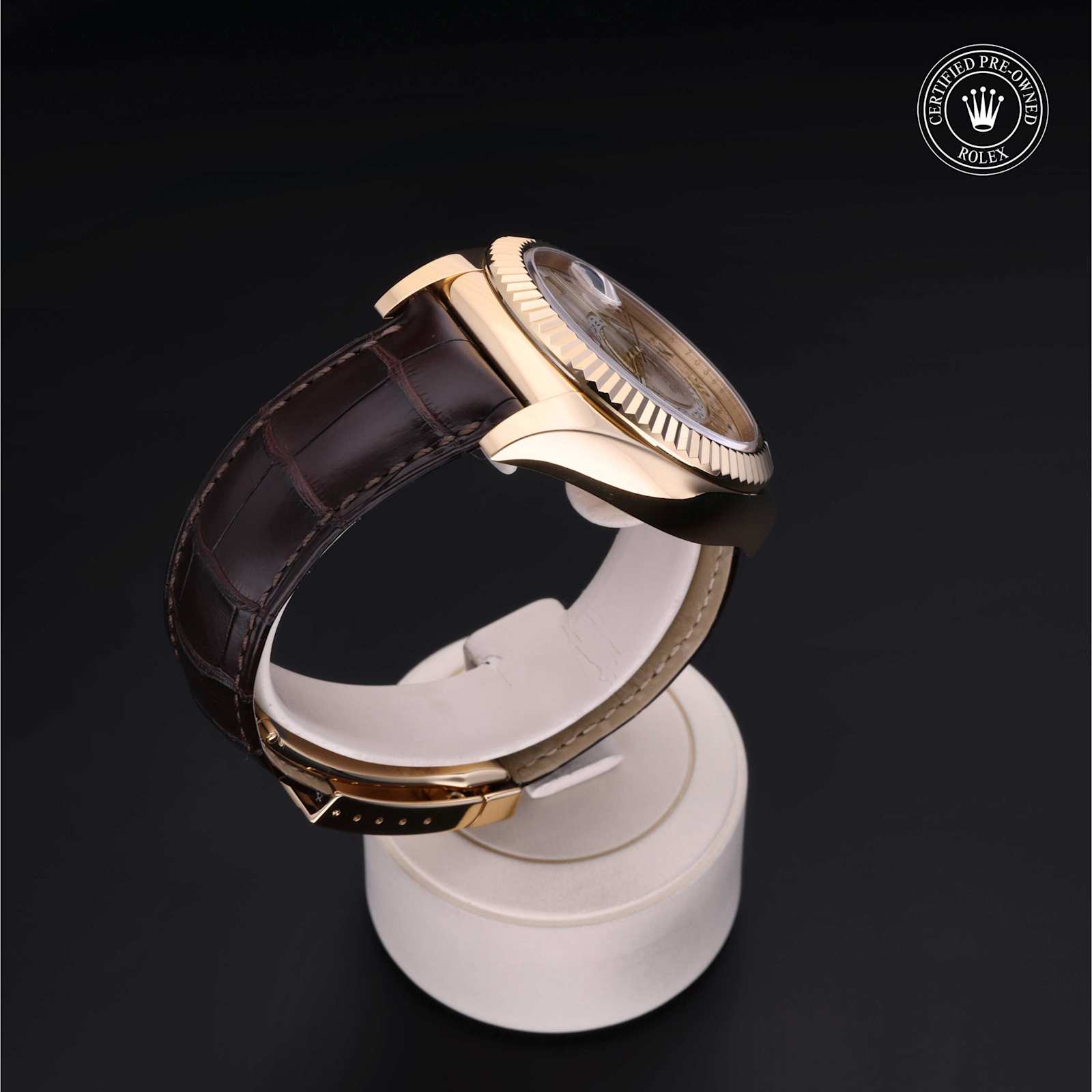 Rolex Sky-Dweller in Yellow Gold, 326138 - Bucherer