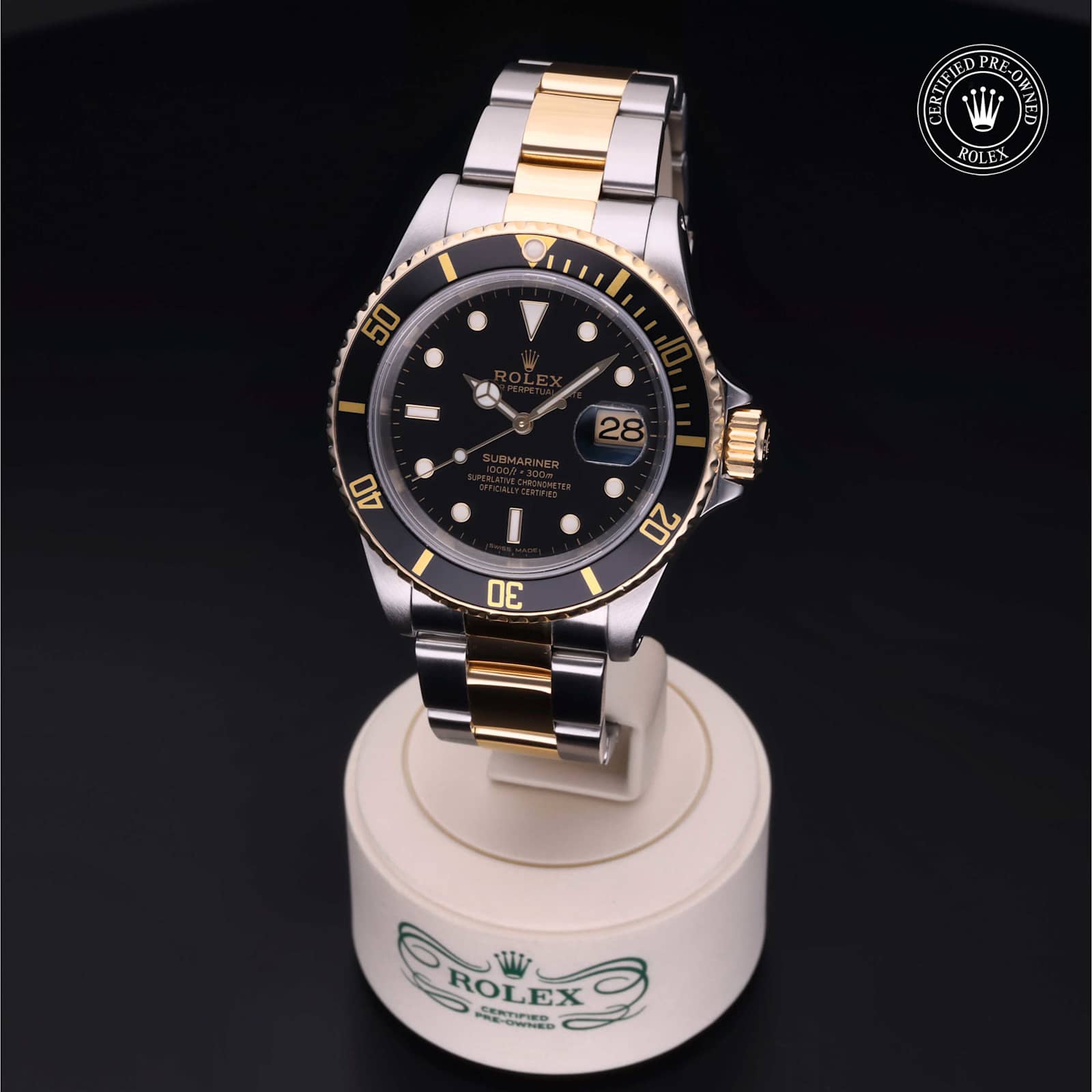 Submariner Date alternate view 4