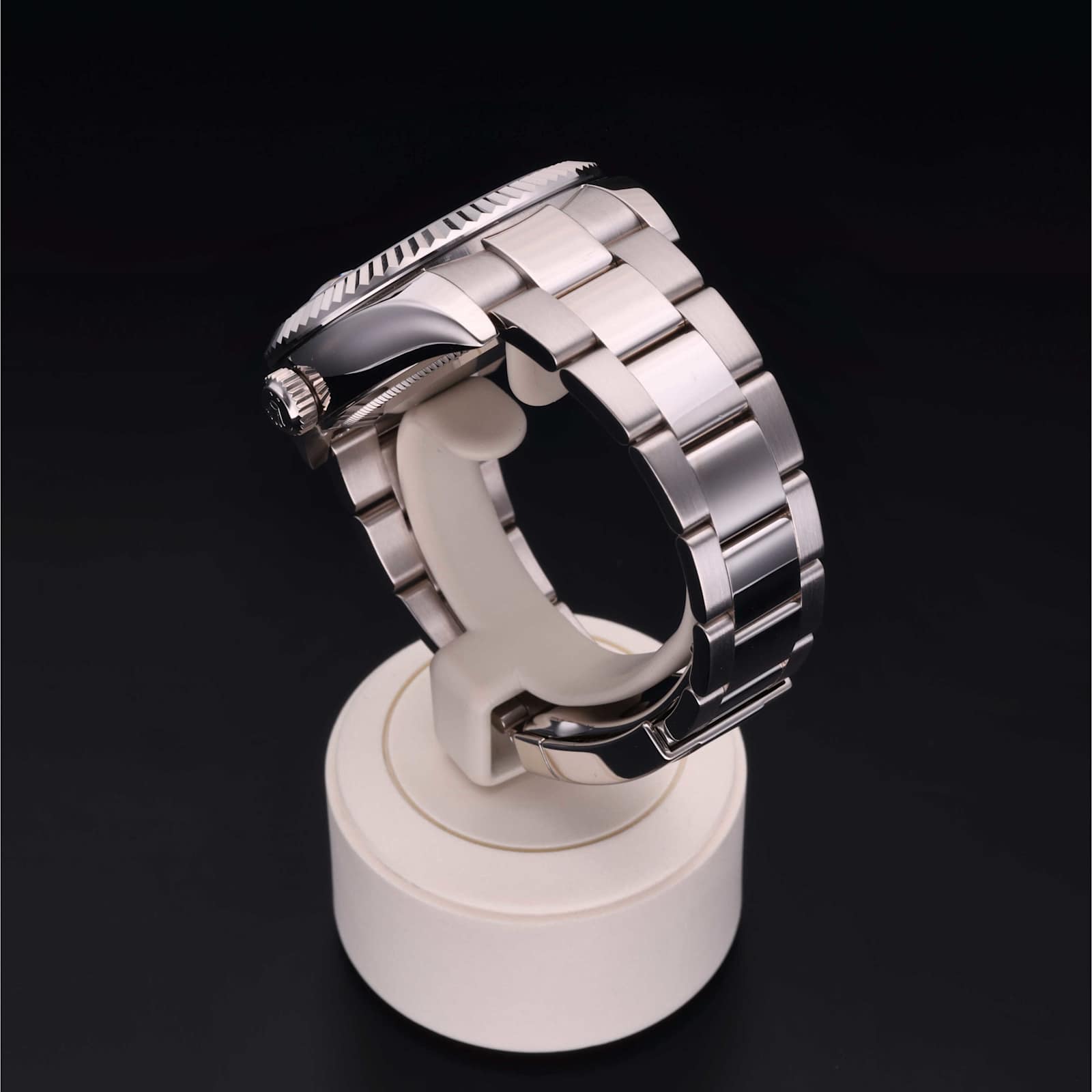 Rolex Sky-Dweller in White Gold, 326939 - Bucherer