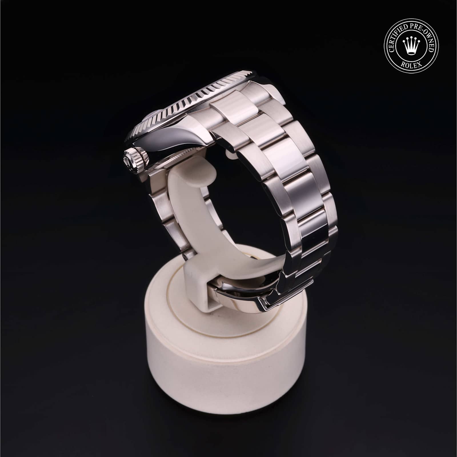 Rolex Sky-Dweller in White Gold, 326939 - Bucherer