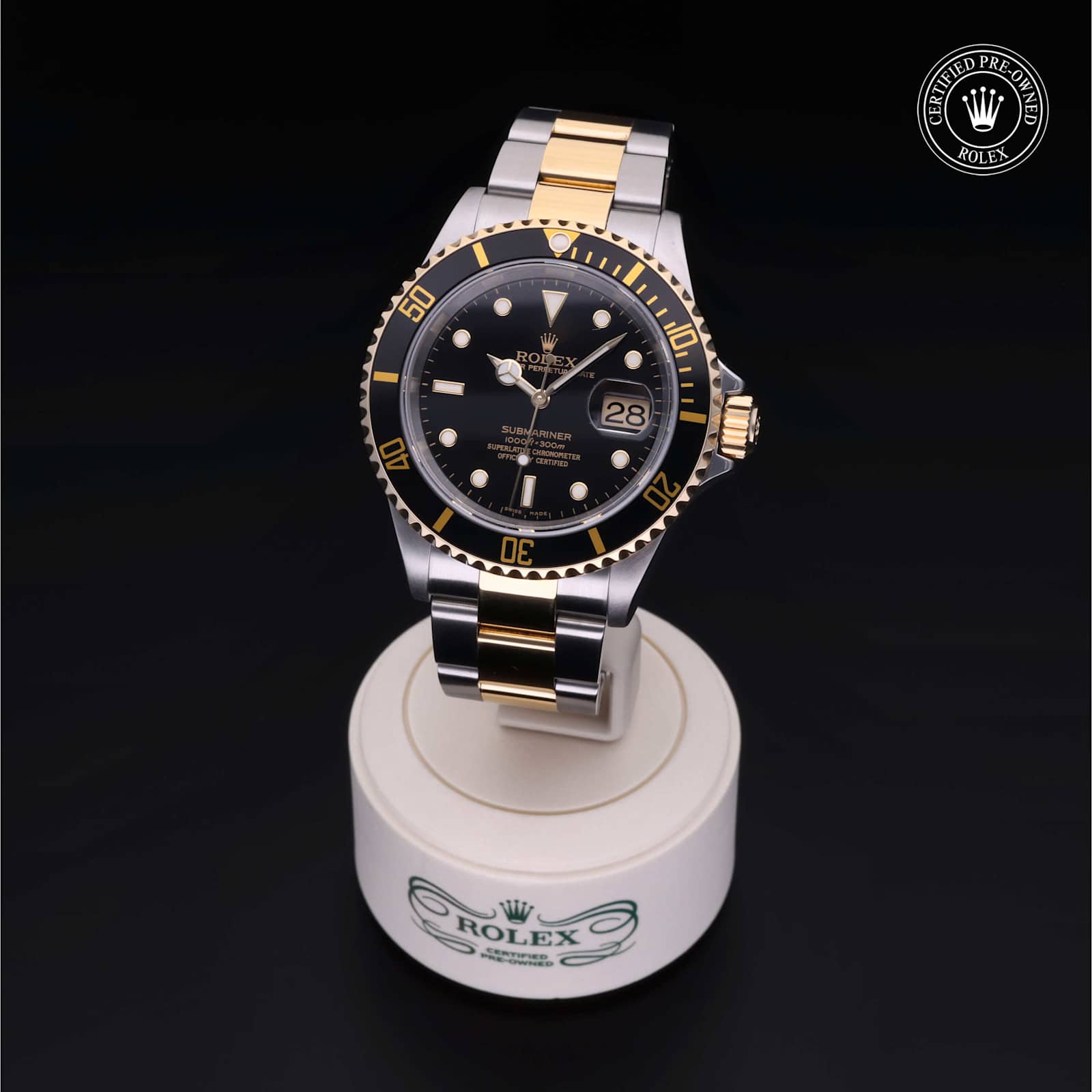 Submariner Date alternate view 4
