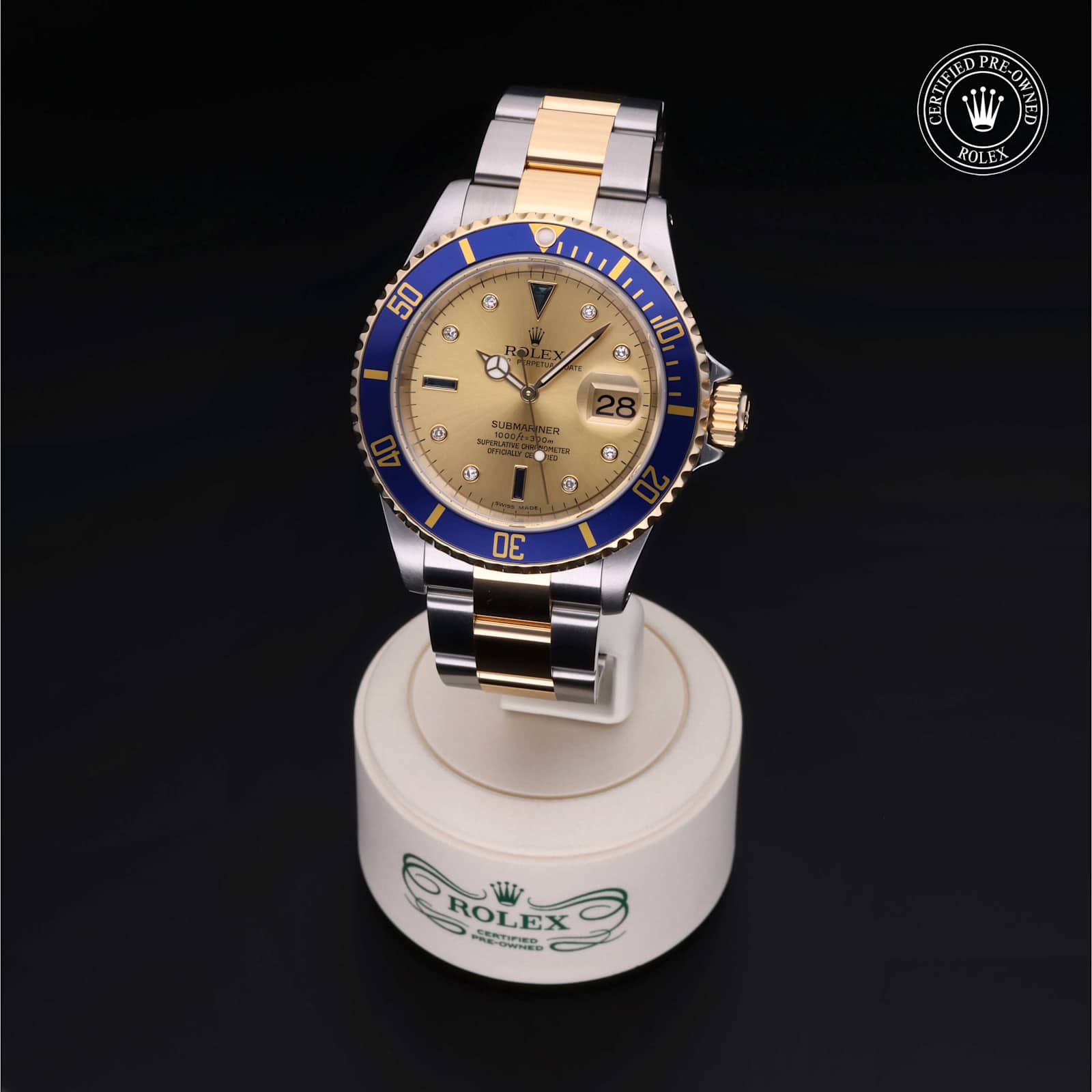 Submariner Date alternate view 4