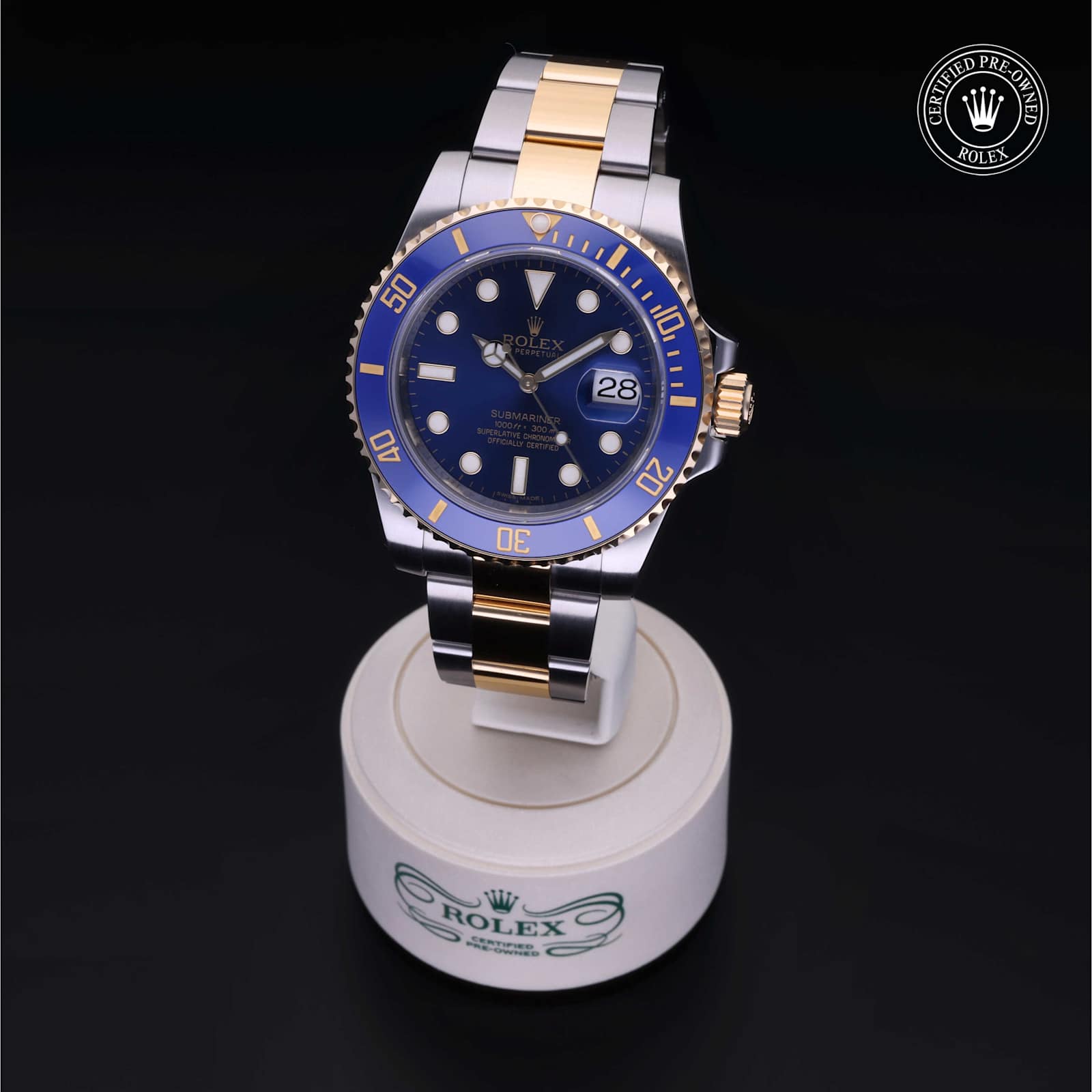 Submariner Date alternate view 4