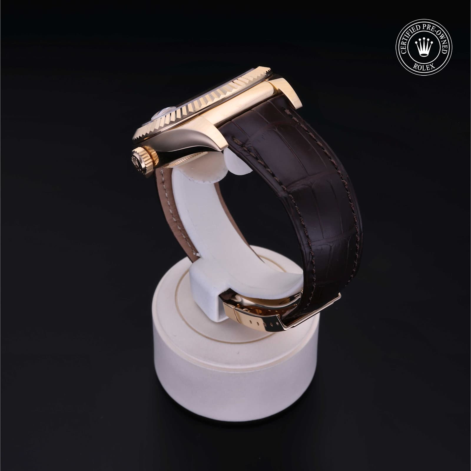 Rolex Sky-Dweller in Yellow Gold, 326138 - Bucherer