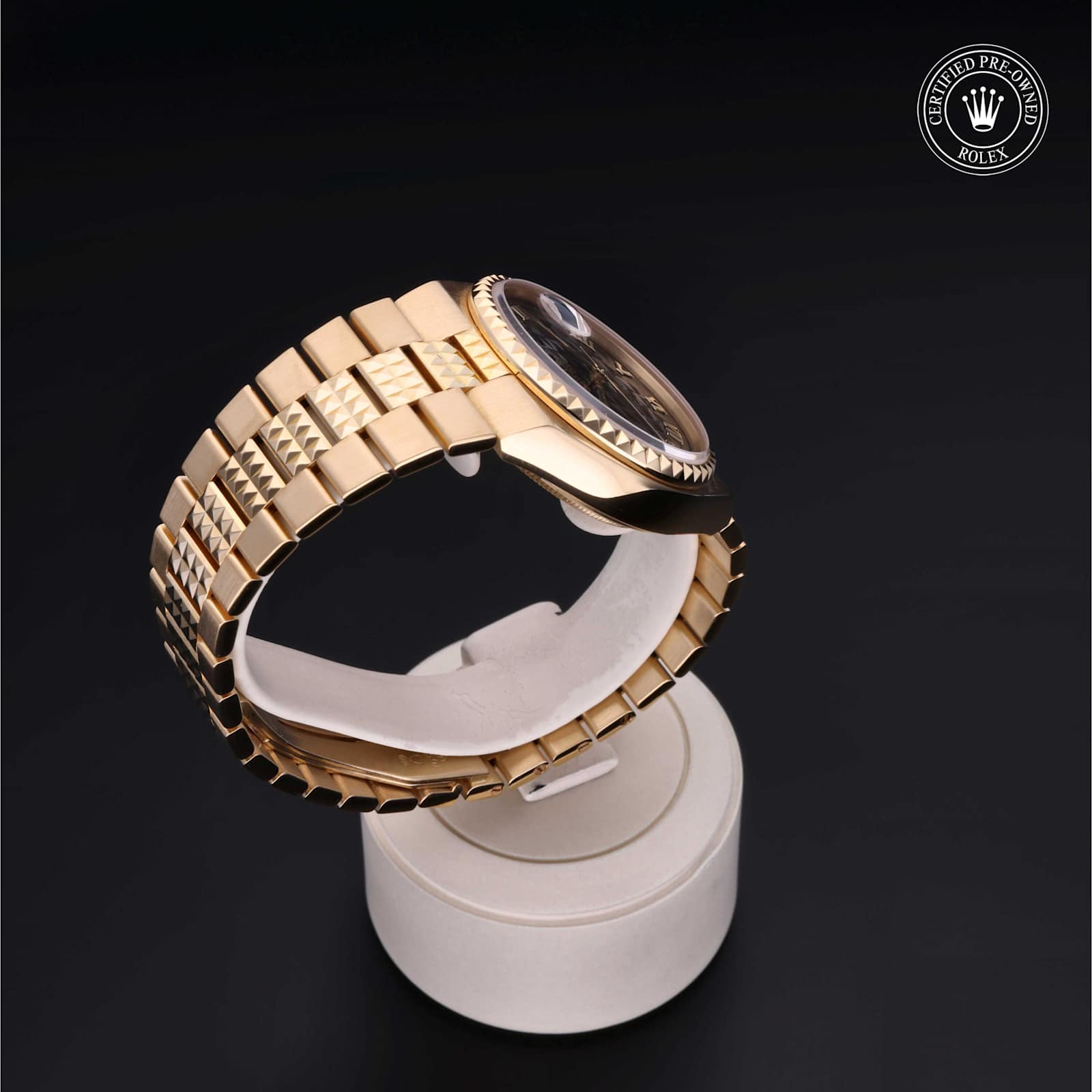 Rolex Oysterquartz in Yellow Gold, 19028 - Bucherer