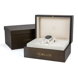 H. Moser & Cie. Streamliner in Stainless steel, 6200-1200 - Bucherer