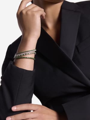 Stretchy 
, , hi-res