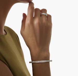 Possession 
, , hi-res