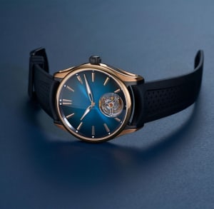 H. Moser & Cie. Pioneer in Bicolour, 3804-0901 - Bucherer