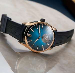 H. Moser & Cie. Pioneer in Bicolour, 3804-0901 - Bucherer