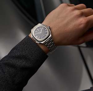 Laurent Ferrier Sport Traveller en Titane, LCF045.T1.NG1C7 - Bucherer
