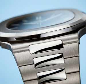 Patek Philippe Nautilus in White Gold, 5811/1G-001 - Bucherer