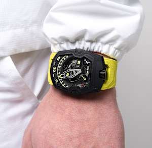 Urwerk UR-230 en Ceramique, UR-230 Black Star - Bucherer