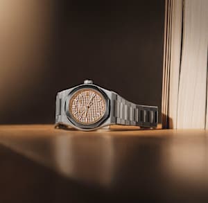 Girard-Perregaux Laureato in , 81008-11-3627-1CM - Bucherer