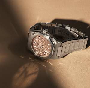 Girard-Perregaux Laureato in , 81008-11-3627-1CM - Bucherer