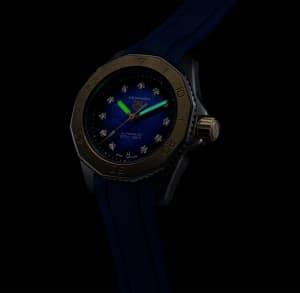Aquaracer
,