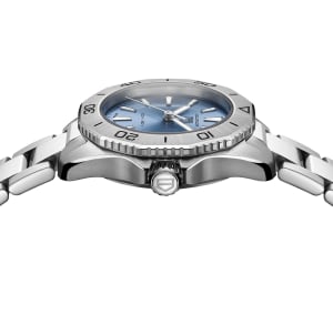 Aquaracer
,