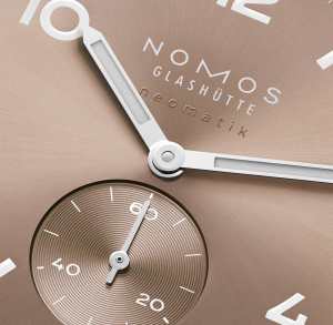 NOMOS Glashütte Club in Stainless steel, 762 Club Sport neomatik ember - Bucherer