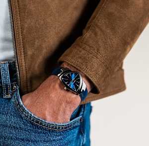Hamilton Ventura in Steel, H24411942 - Bucherer