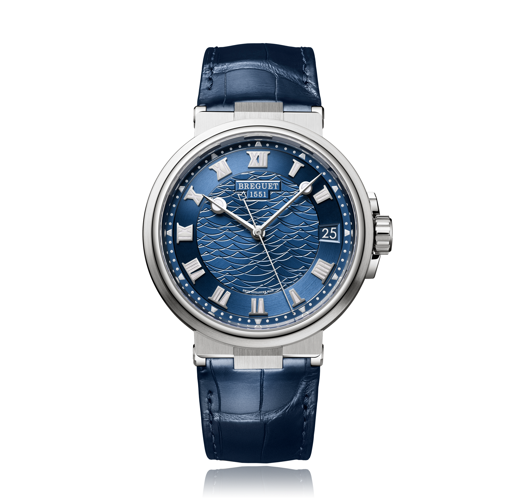 Eine elegante Uhr mit Edelstahlgehäuse, braunem Sonnenschliff-Zifferblatt mit römischen Ziffern, Chronographen-Totalisatoren und einem Datumsfenster, kombiniert mit einem dunkelbraunen Lederarmband.