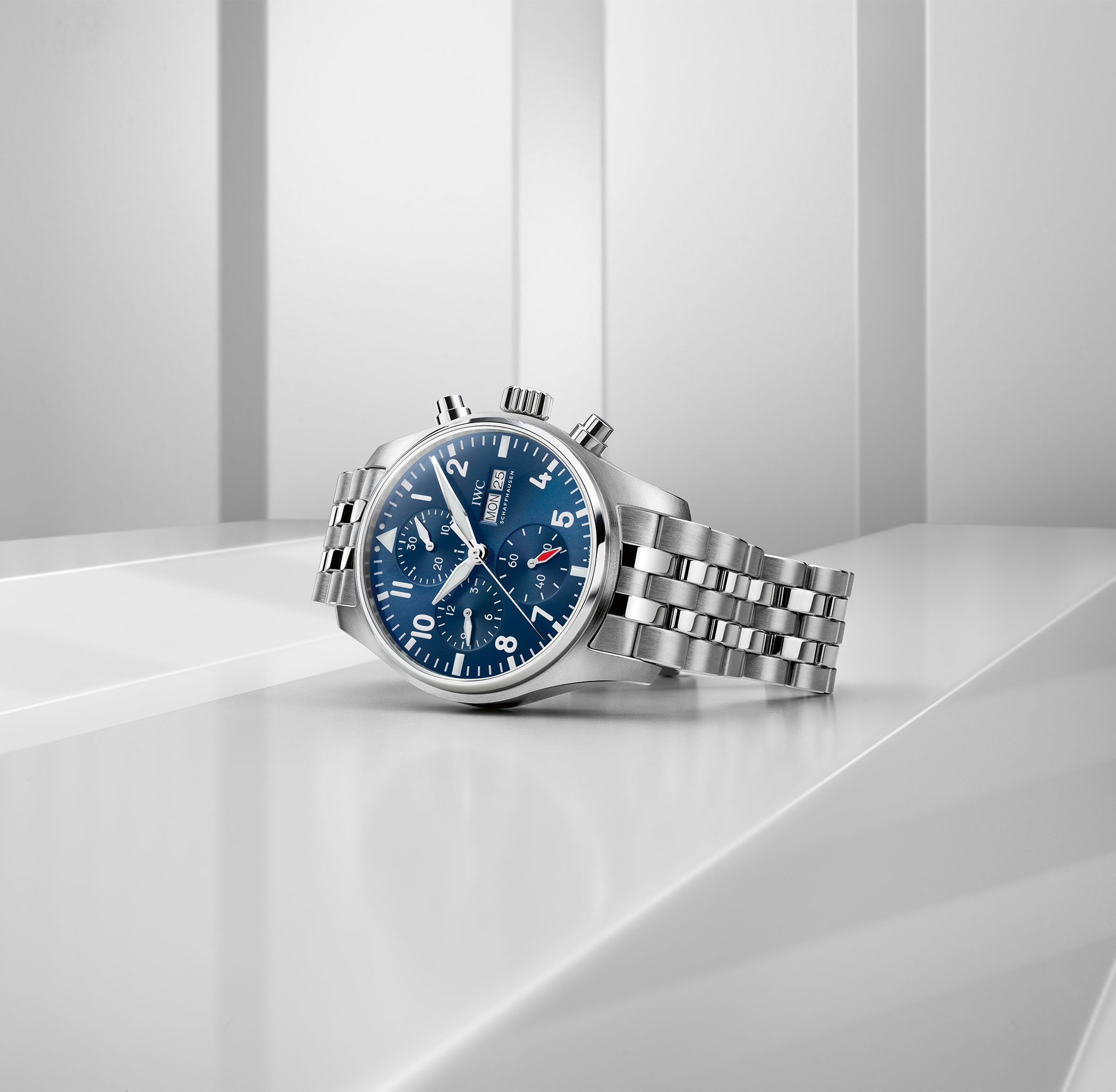 IWC Pilot’s Watch Chronograph with blue dial, stainless steel case and five-link metal bracelet