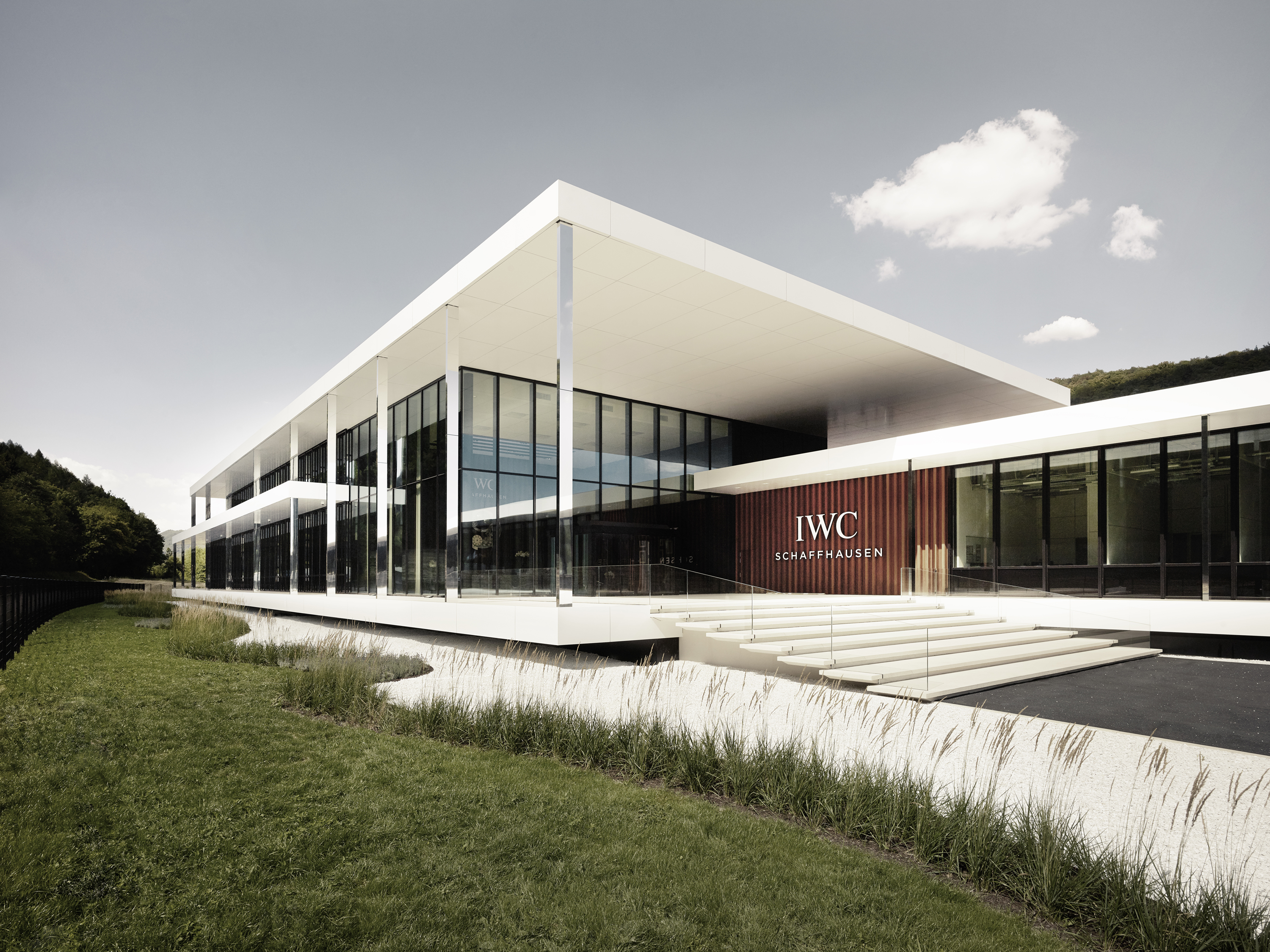 2021_iwcmanufacturingcenterexteriorviewmainentrance-3