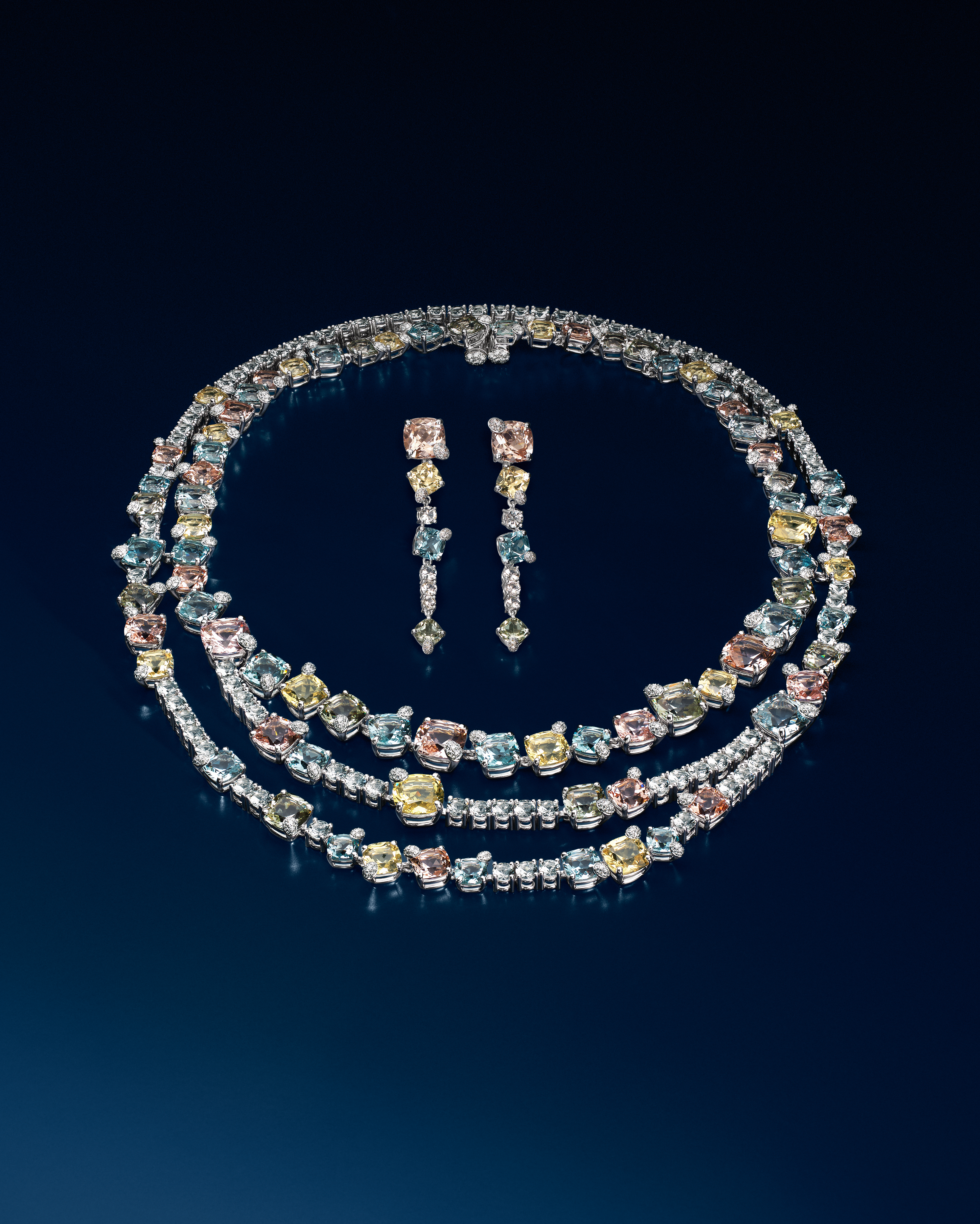 2025-BFJ-Peekaboo_collier-0897-958-0-creative-still_4x5_V2_aRGB