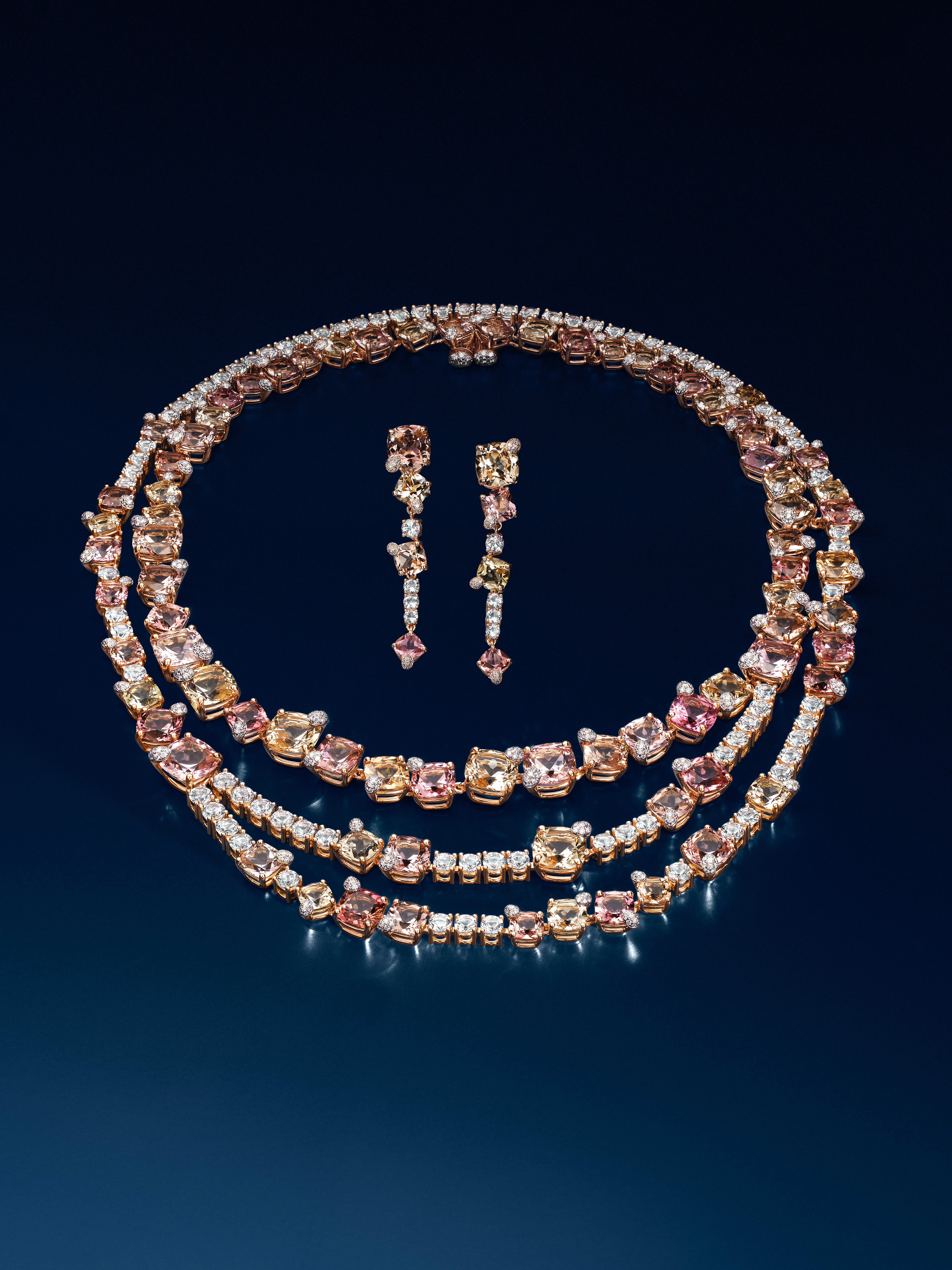 2025-BFJ-Peekaboo_collier-0897-956-8-creative-still_3x4_V2_aRGB