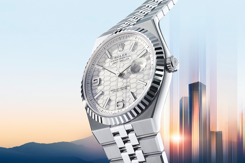 rolex-new-watches-2025-the-land-dweller-hub-cover_m127334-0001_2501fj_003-portrait